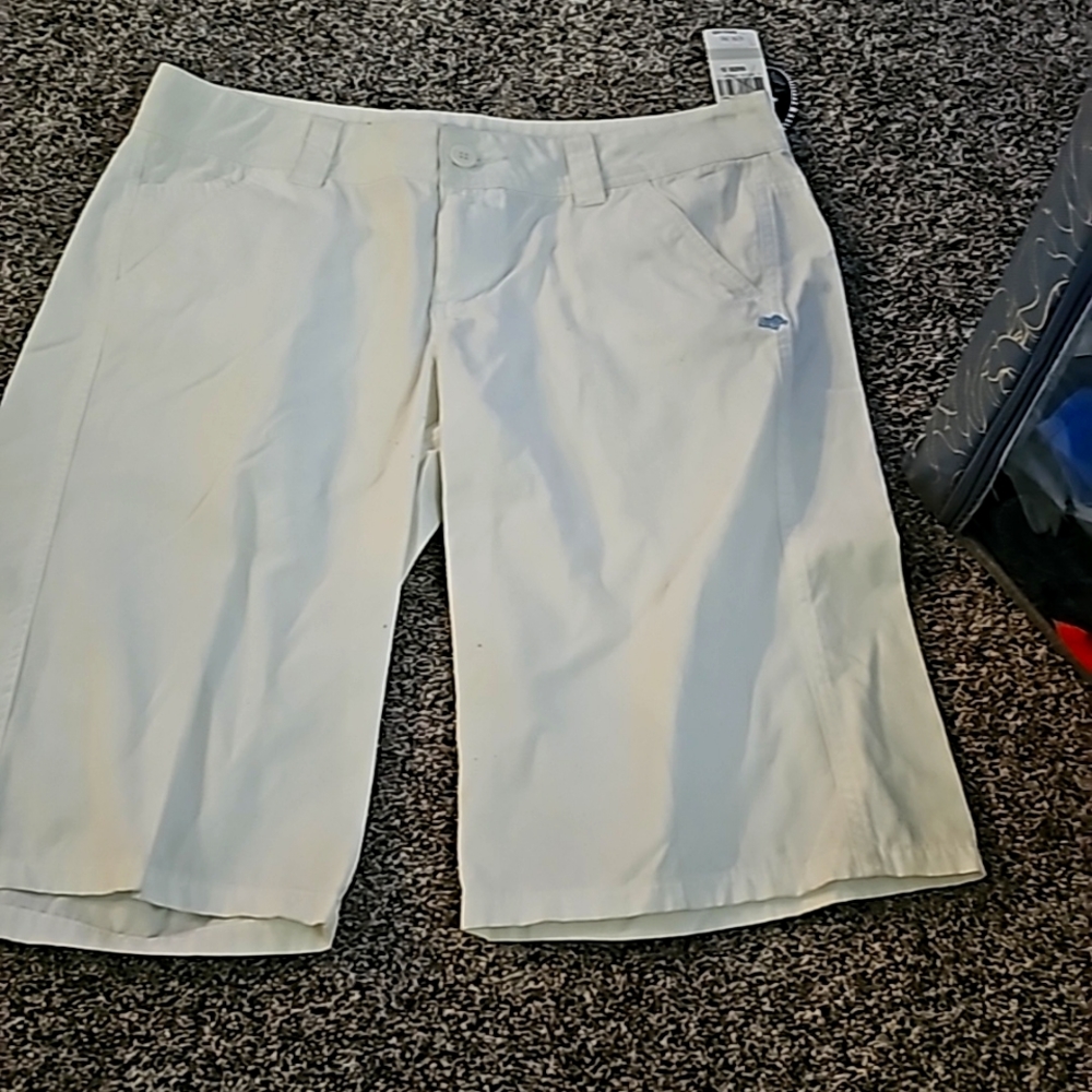 Woman 7 Bermuda shorts nwt by lost cream white